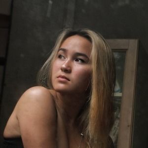 Meet your Posher, Enika